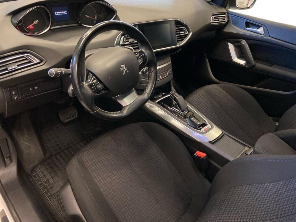 Peugeot 308 2020 Valkoinen