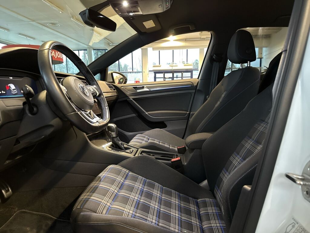 Volkswagen Golf 2020 Valkoinen