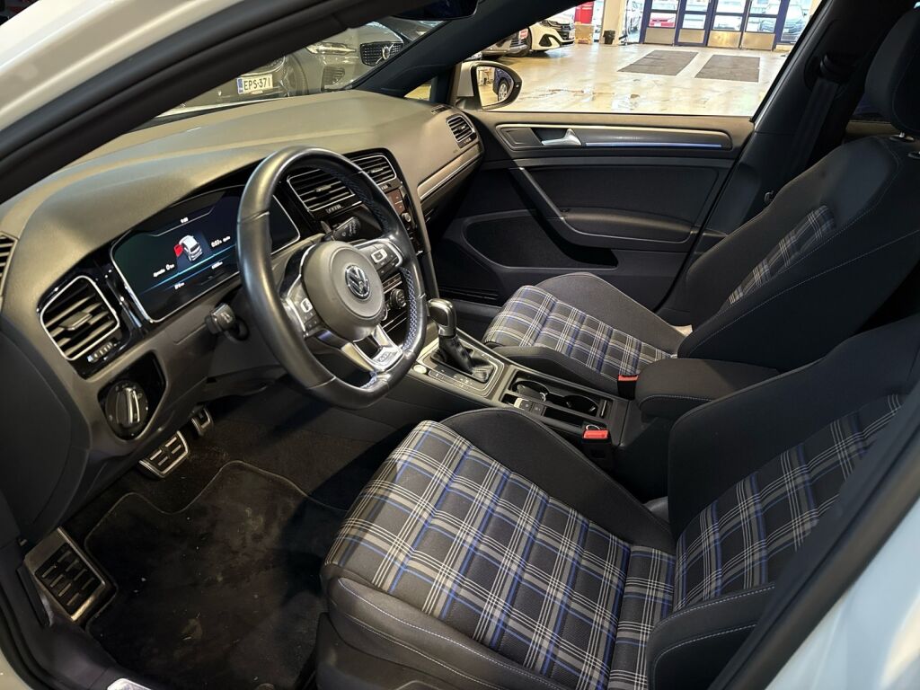 Volkswagen Golf 2020 Valkoinen