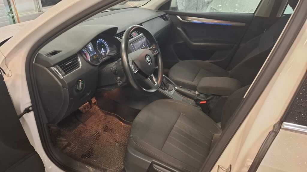 Skoda Octavia 2020 Valkoinen