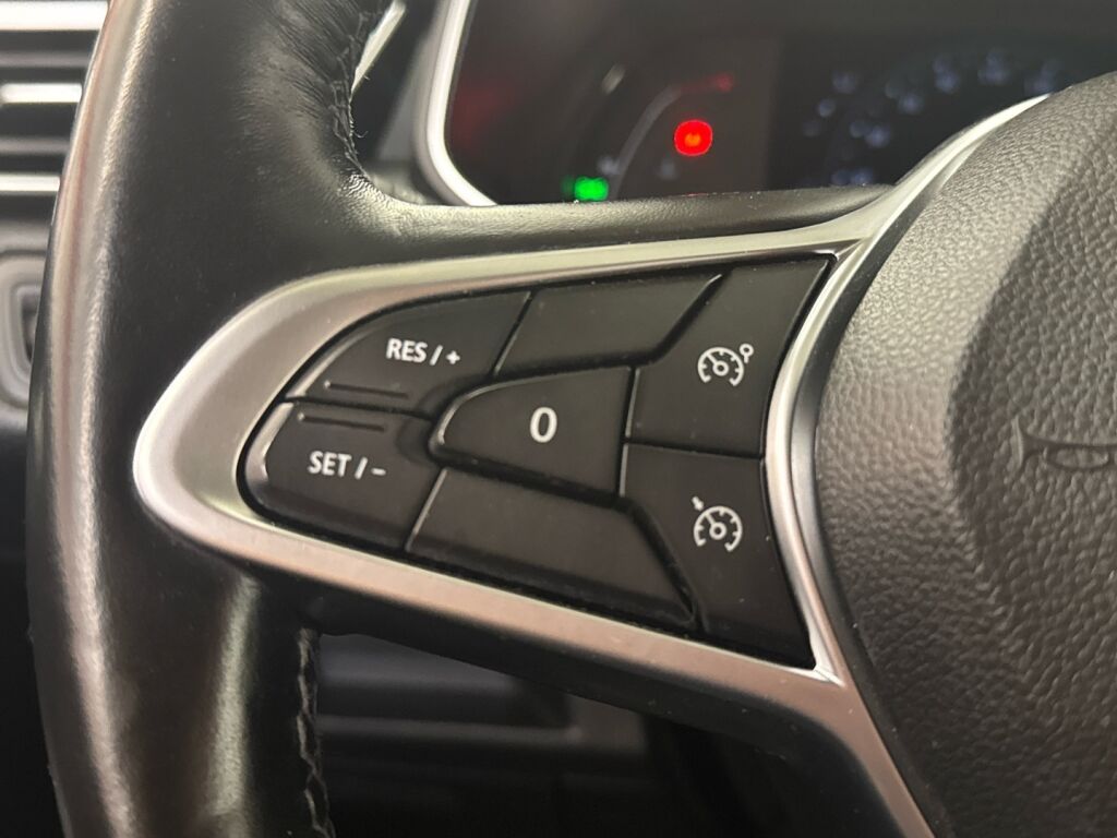 Renault Clio 2020 Musta