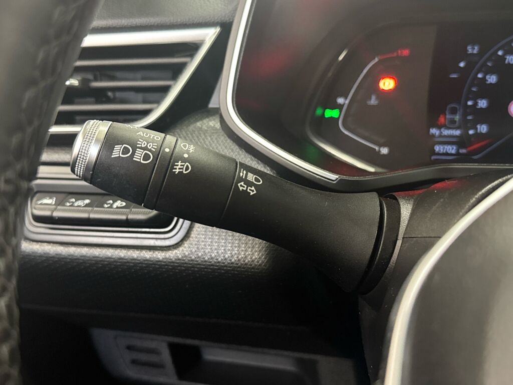 Renault Clio 2020 Musta