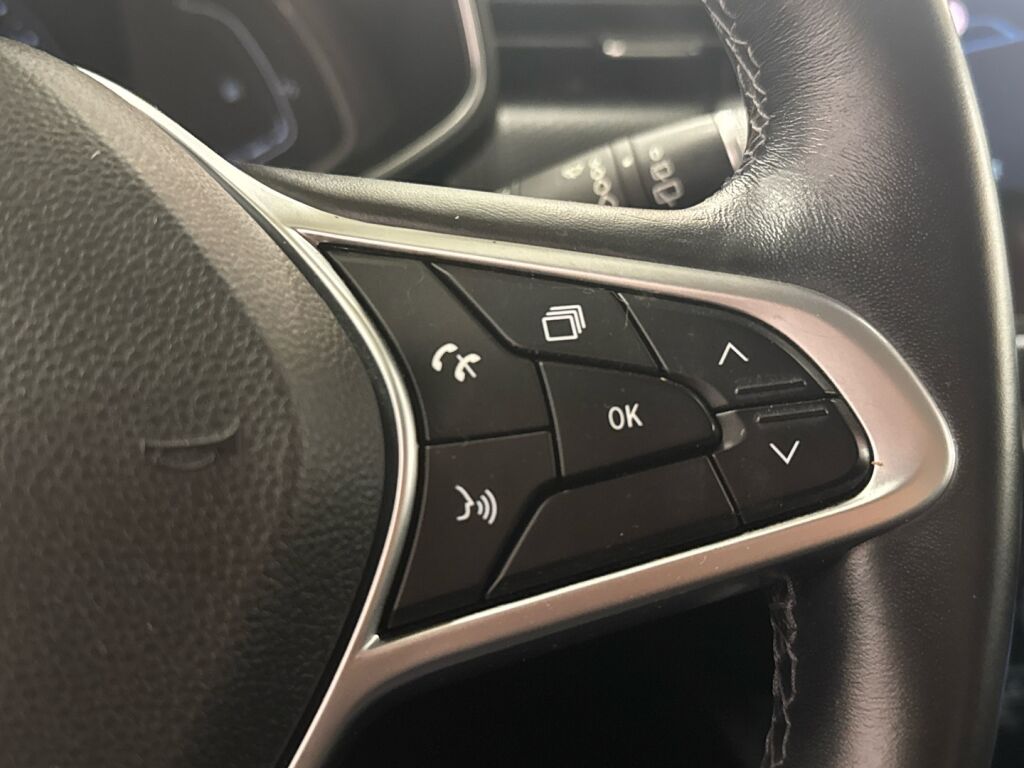 Renault Clio 2020 Musta