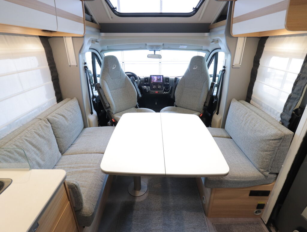 Dethleffs Just T6752 DBL 2022 Valkoinen