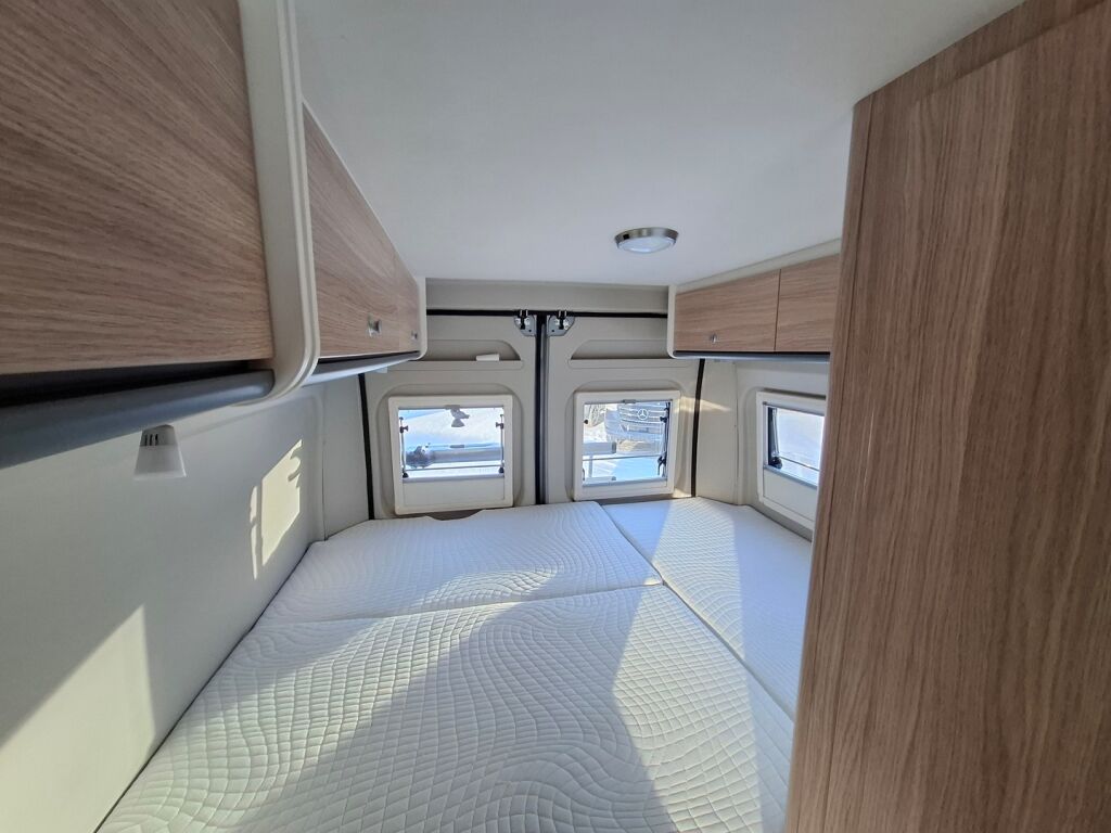 Sunlight Cliff VAN 600 2022 Harmaa