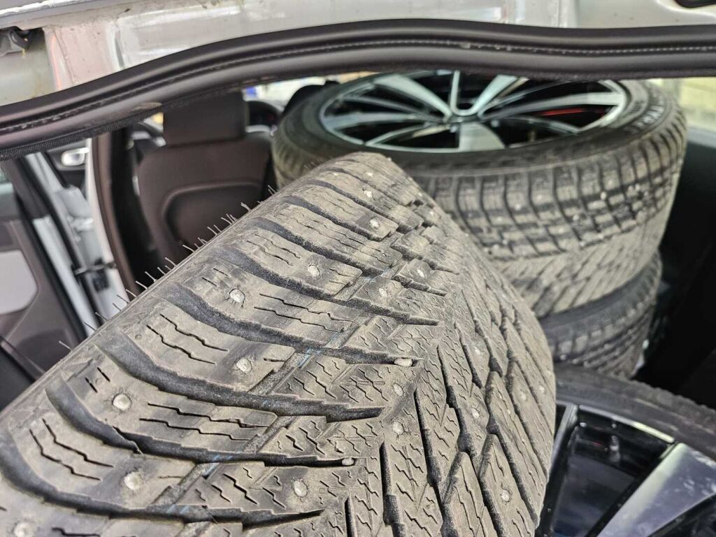 Polestar 2 2022 Harmaa