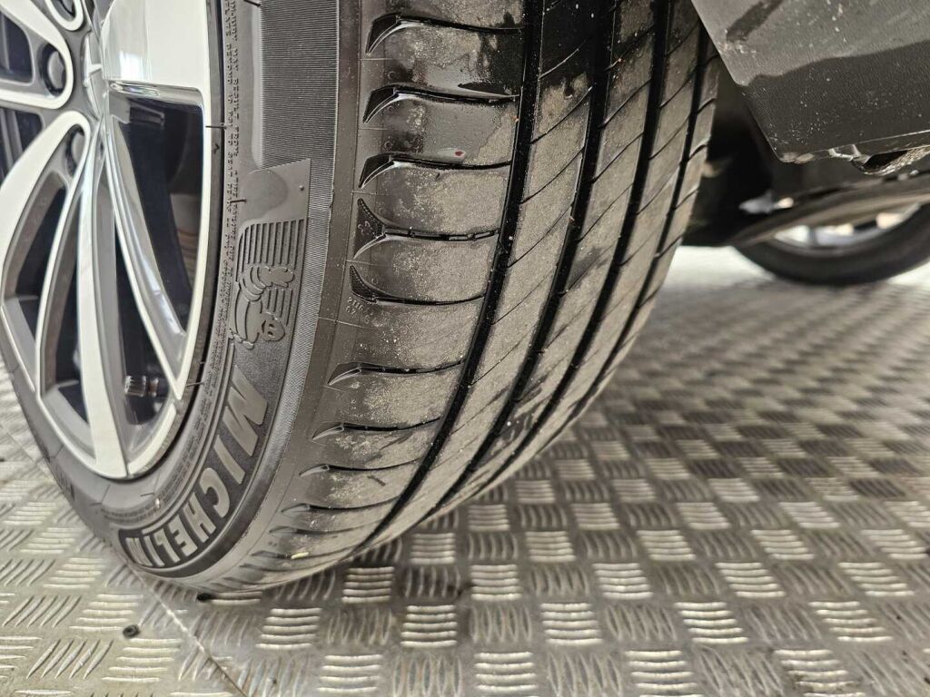 Polestar 2 2022 Harmaa