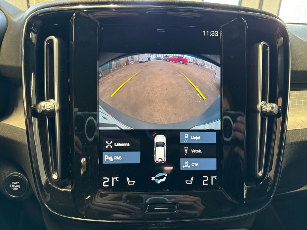 Volvo XC40 2021 Musta