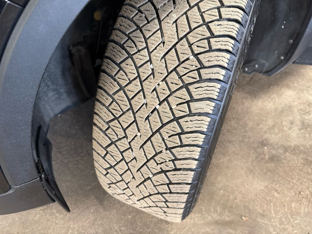 Volvo XC40 2021 Musta