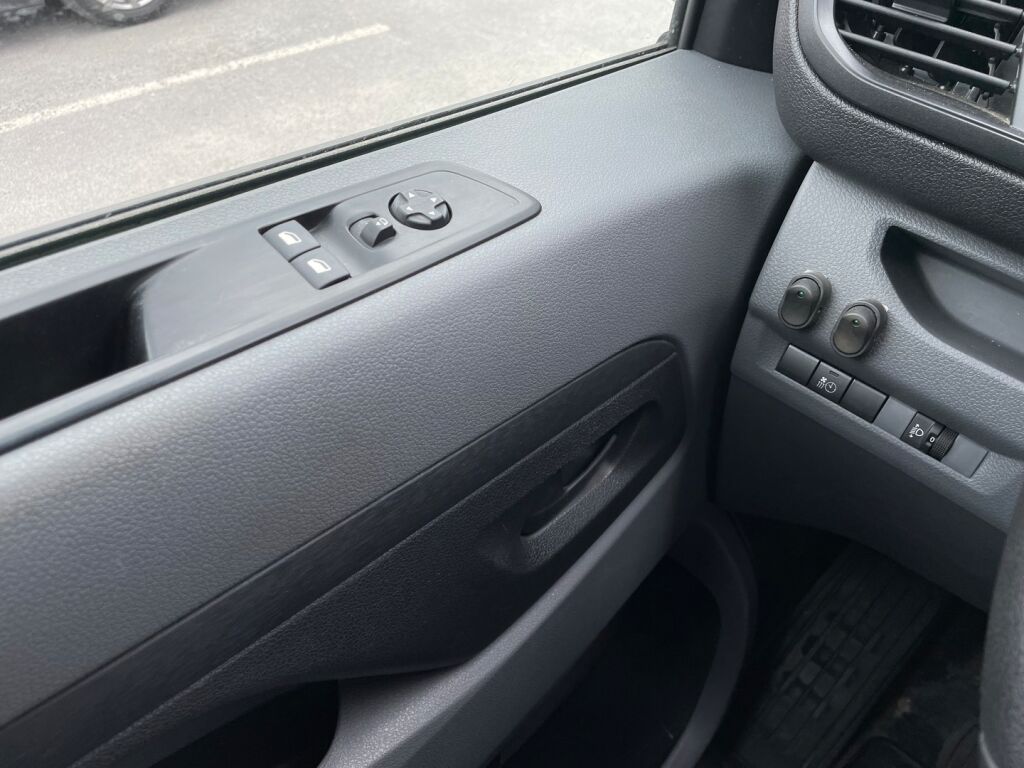 Toyota Proace 2022 Valkoinen
