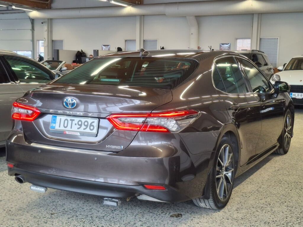 Toyota Camry 2022 Ruskea (beige)