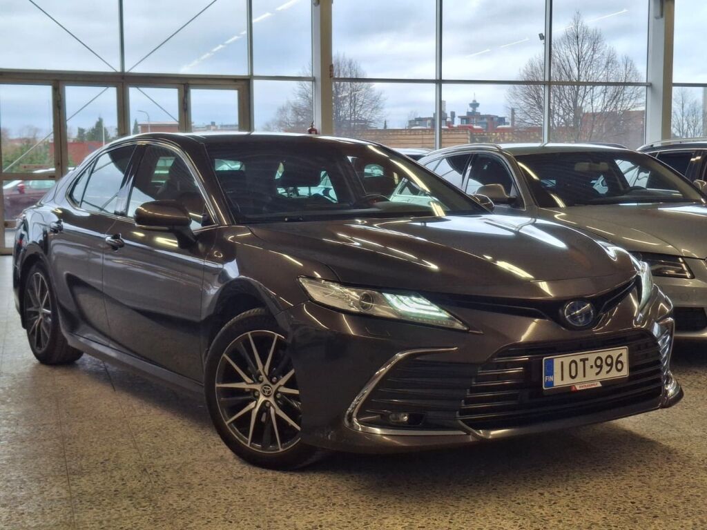 Toyota Camry 2022 Ruskea (beige)