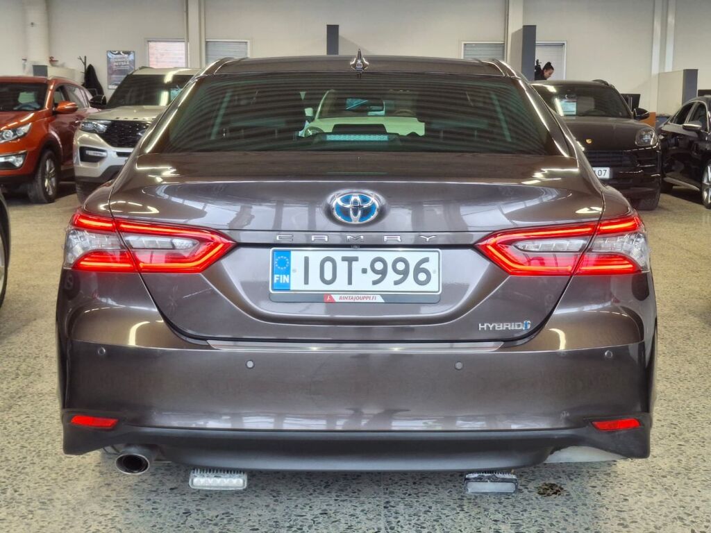Toyota Camry 2022 Ruskea (beige)