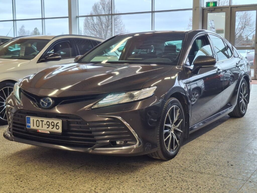 Toyota Camry 2022 Ruskea (beige)