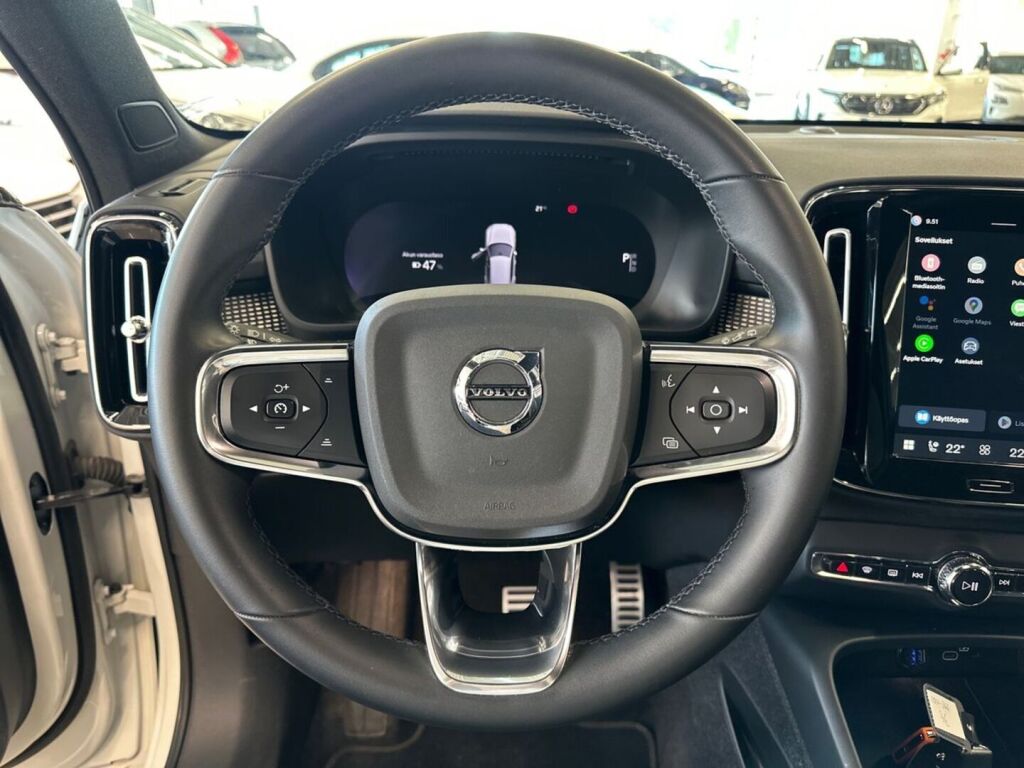 Volvo XC40 2022 Valkoinen