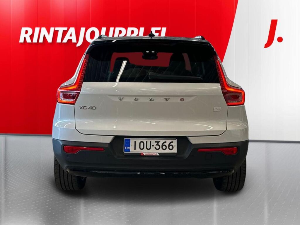 Volvo XC40 2022 Valkoinen