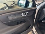 Volvo XC40 2022 Valkoinen