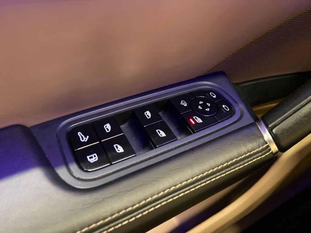 Porsche Cayenne 2021 Harmaa