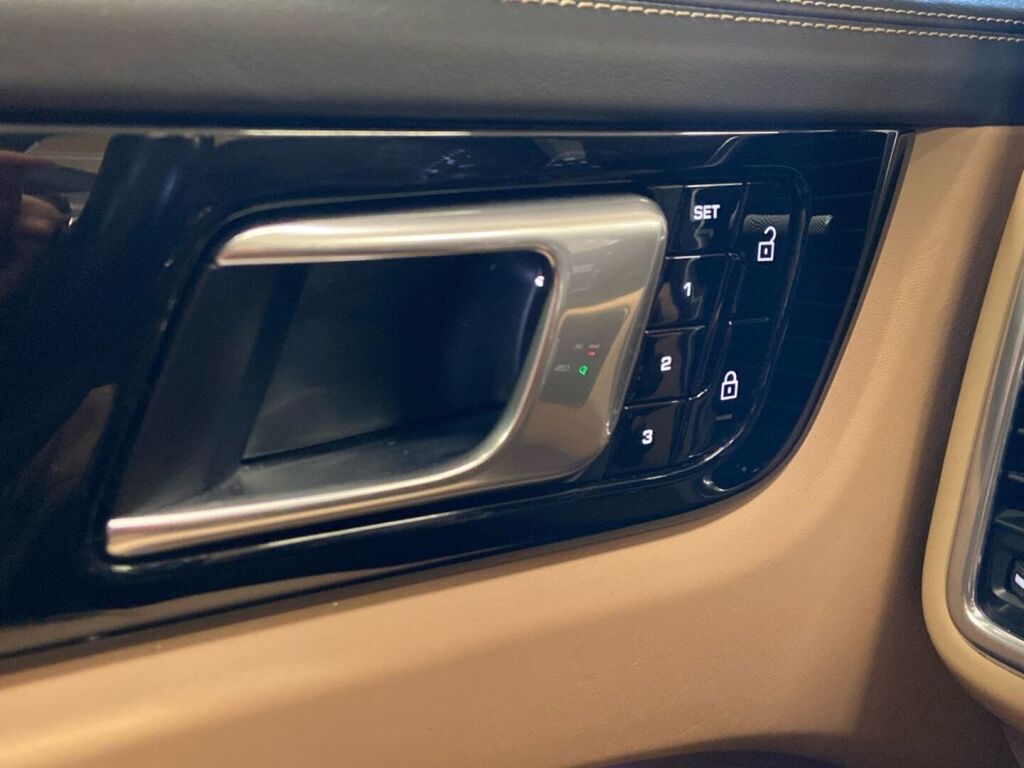 Porsche Cayenne 2021 Harmaa