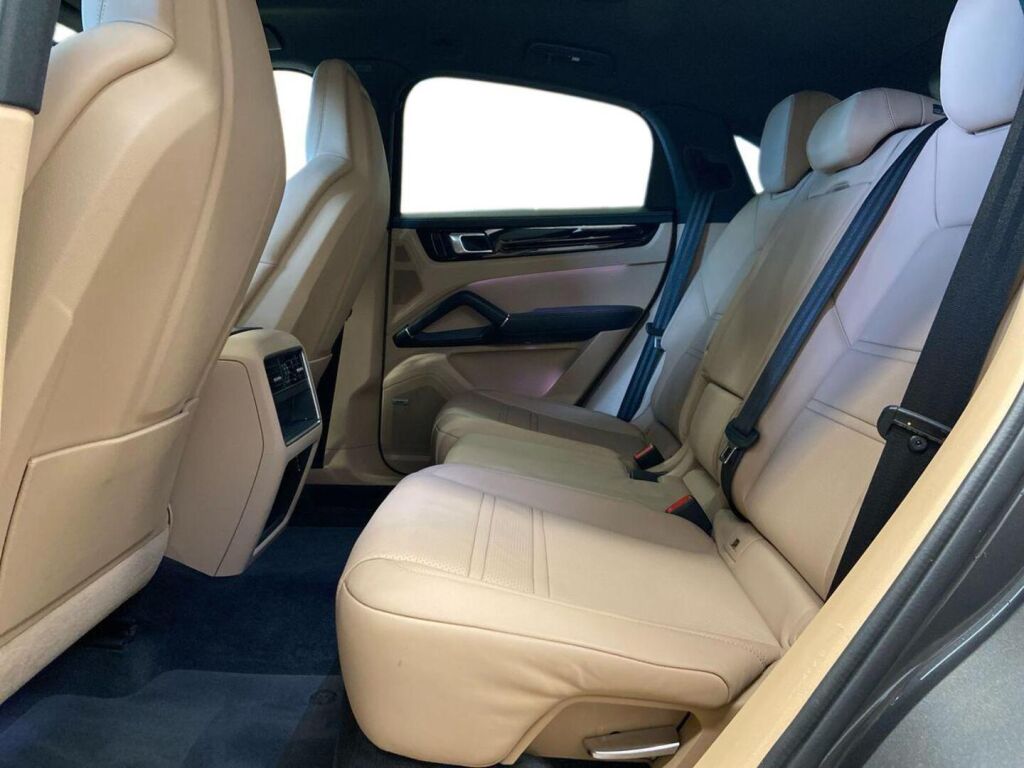 Porsche Cayenne 2021 Harmaa