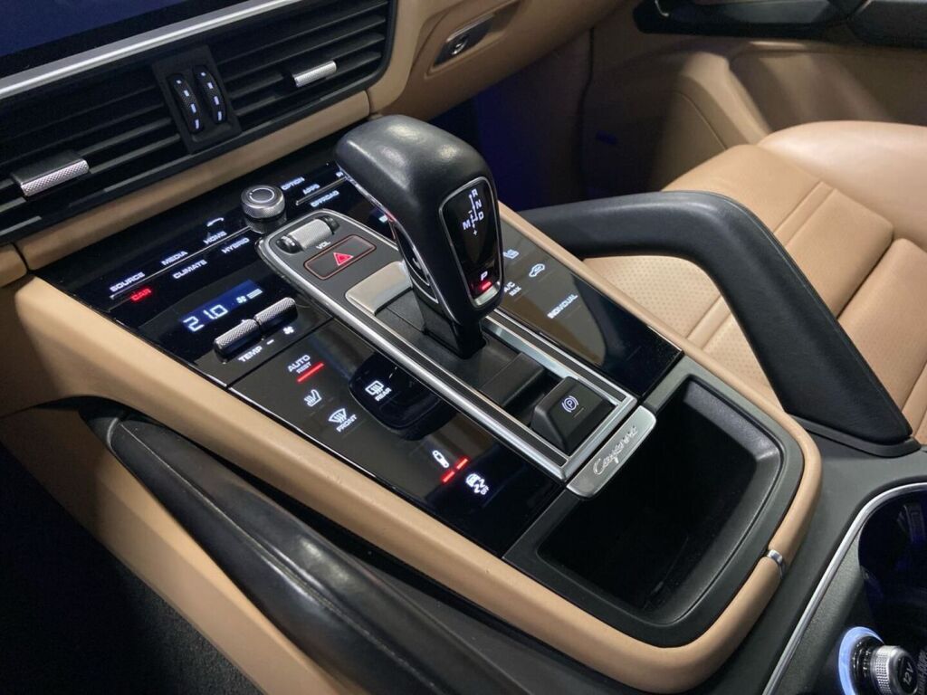 Porsche Cayenne 2021 Harmaa