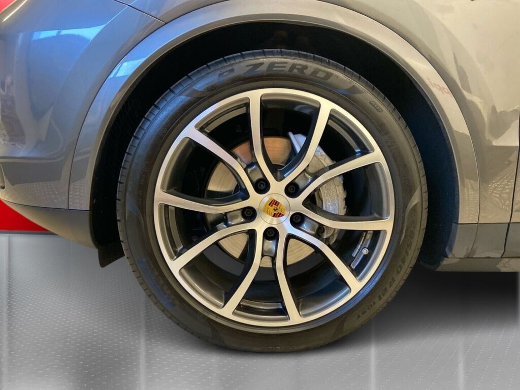 Porsche Cayenne 2021 Harmaa