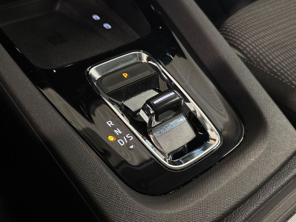 Skoda Octavia 2021 Valkoinen