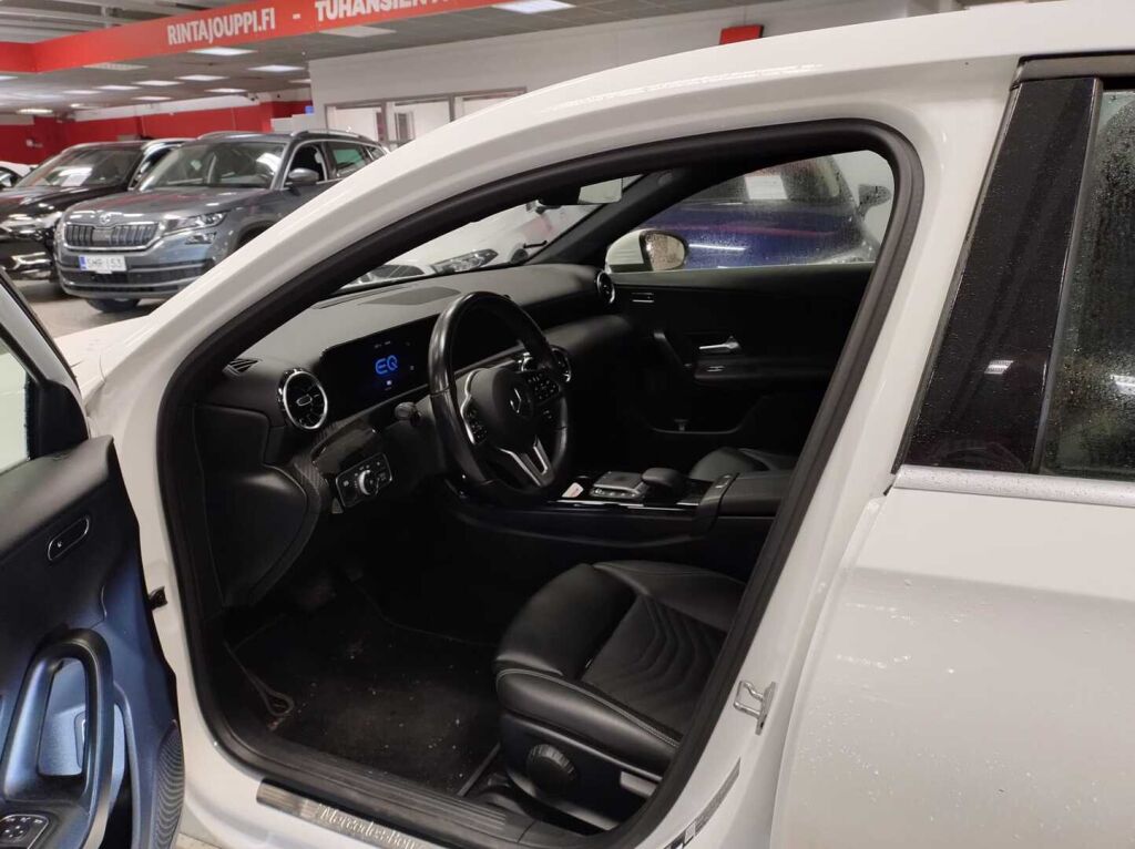 Mercedes-Benz A 2021 Valkoinen