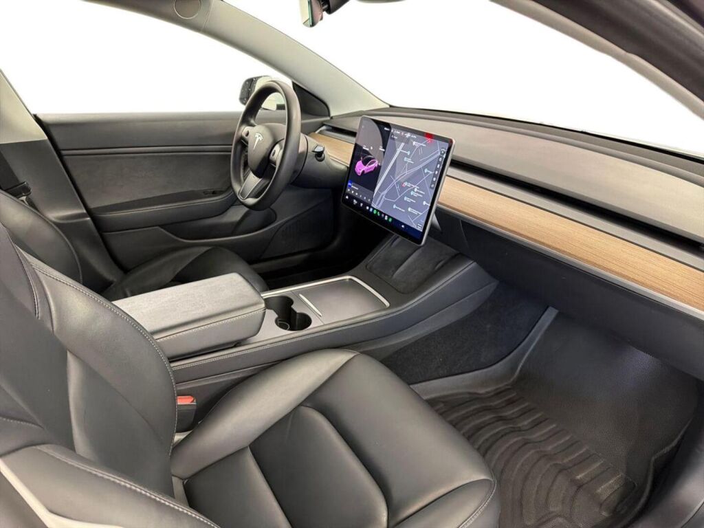 Tesla Model 3 2021 Valkoinen