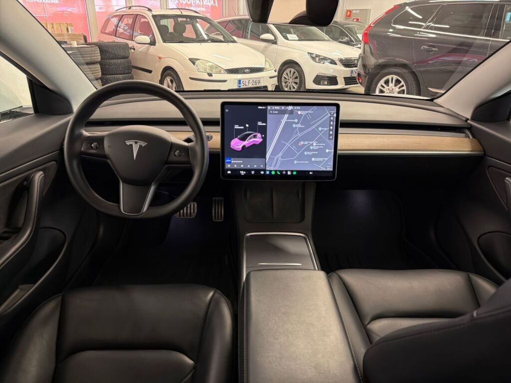 Tesla Model 3 2021 Valkoinen