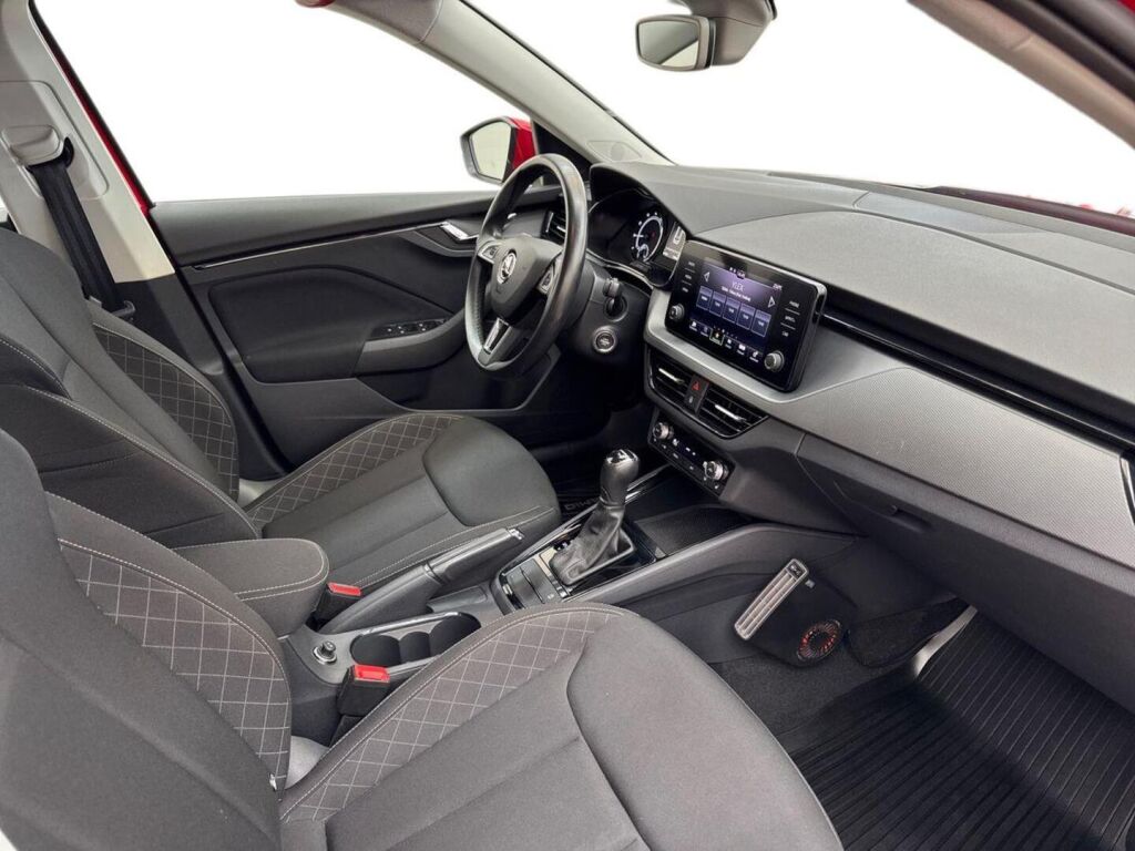 Skoda Kamiq 2020 Punainen