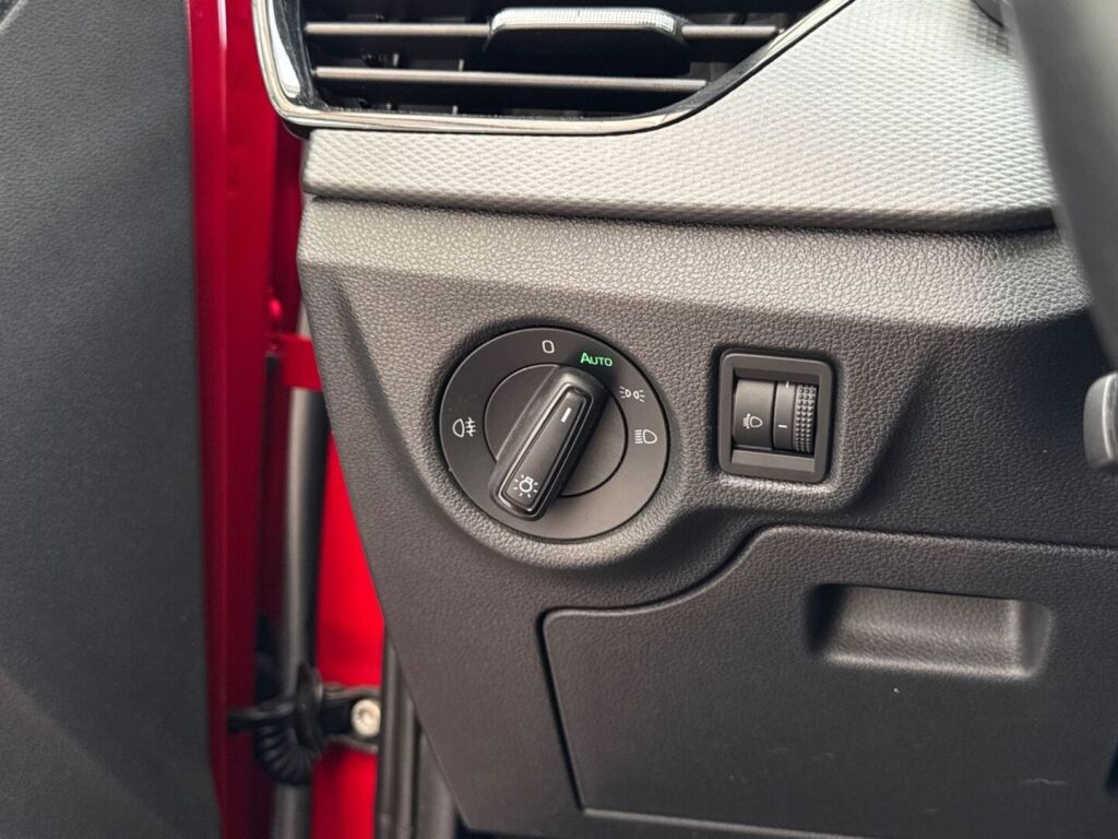 Skoda Kamiq 2020 Punainen