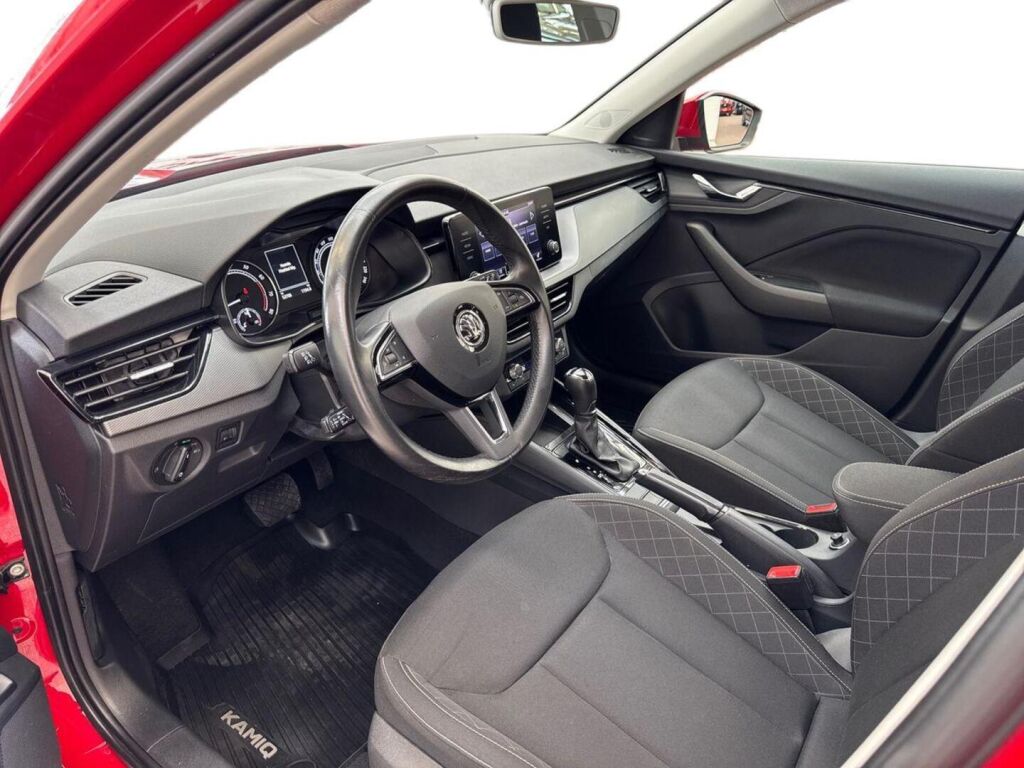 Skoda Kamiq 2020 Punainen
