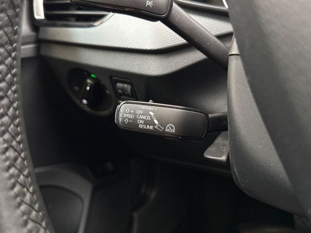 Skoda Kamiq 2020 Punainen