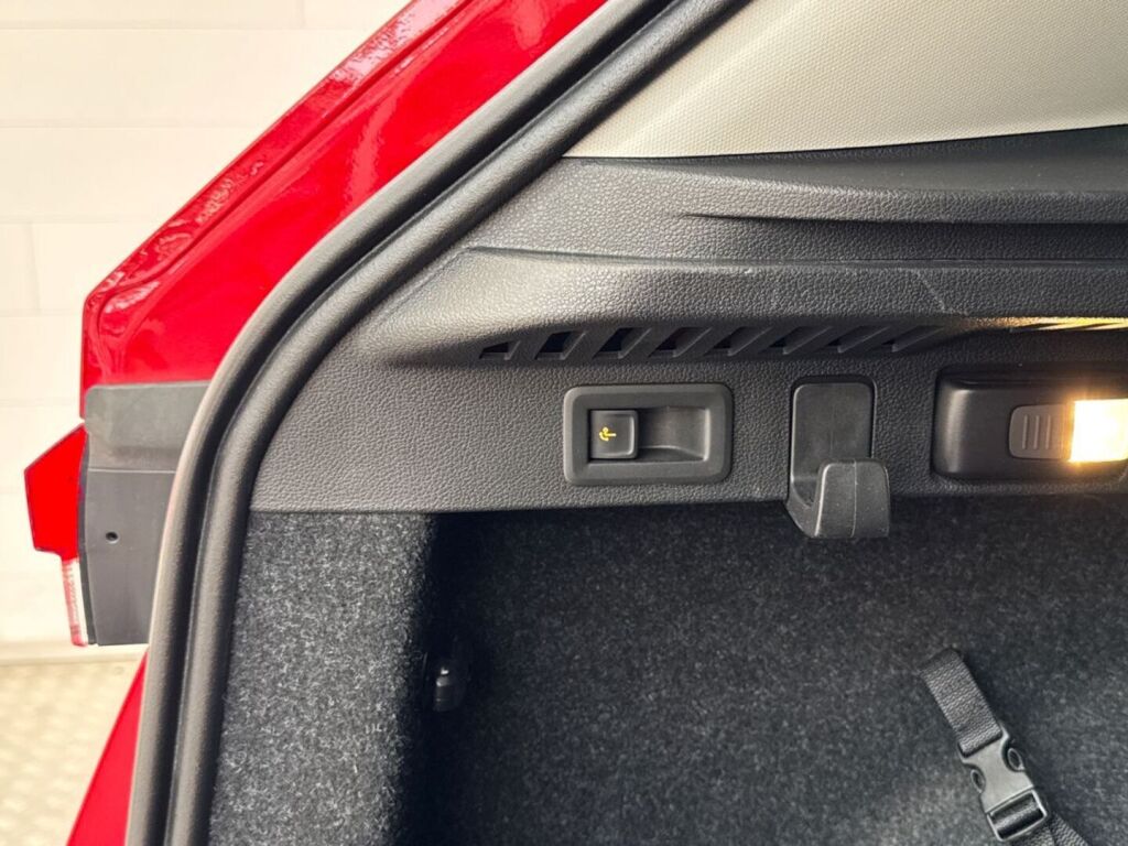 Skoda Kamiq 2020 Punainen