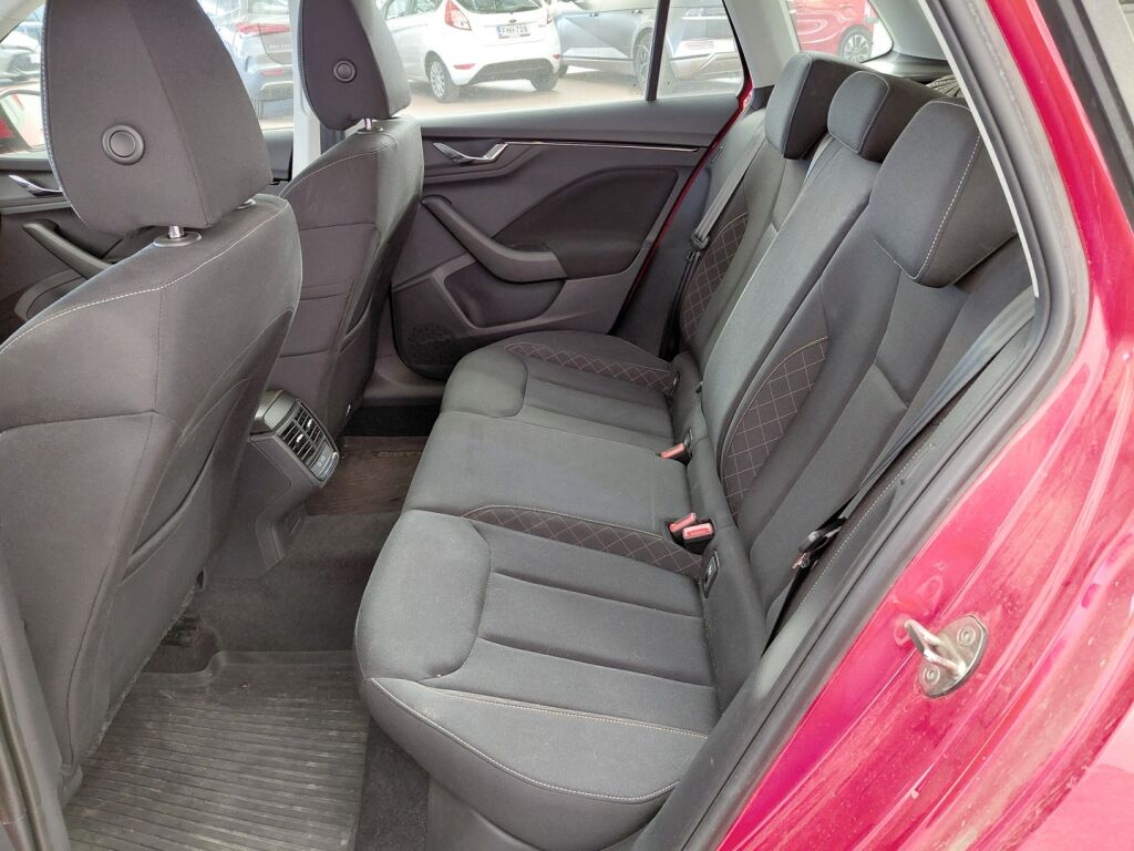 Skoda Kamiq 2020 Punainen