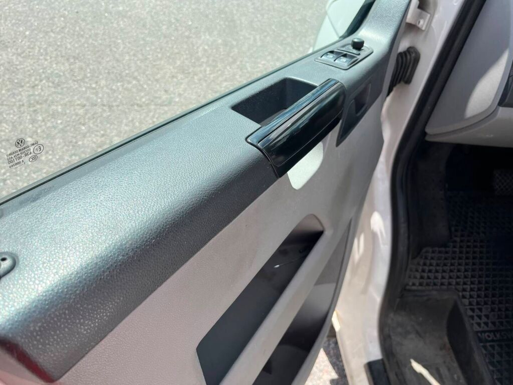 Volkswagen Transporter 2011 Valkoinen