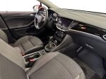 Opel Astra 2020 Punainen
