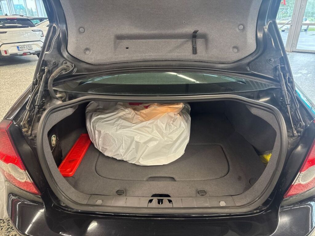 Volvo S40 2006 Musta