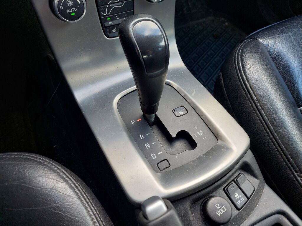 Volvo S40 2006 Musta