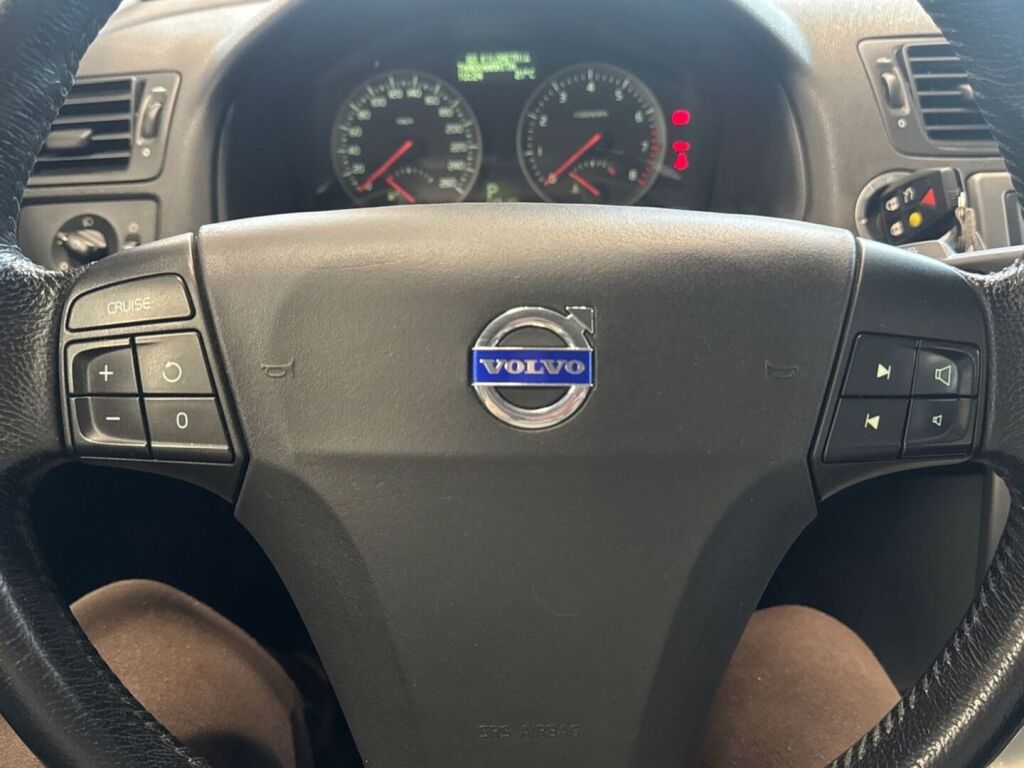 Volvo S40 2006 Musta