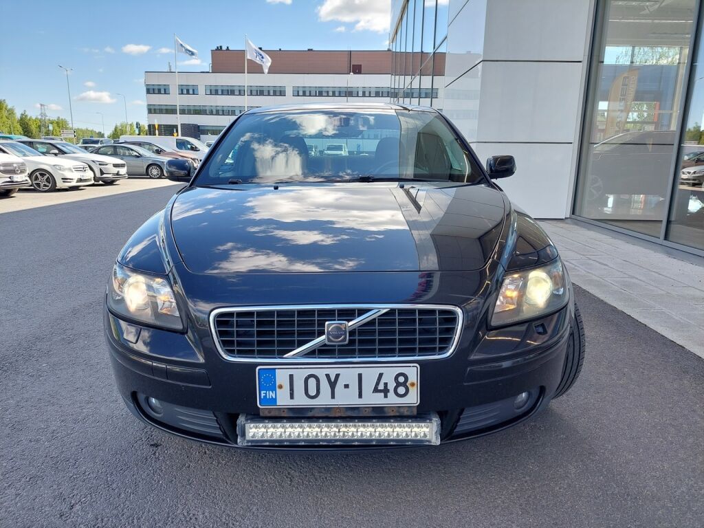 Volvo S40 2006 Musta