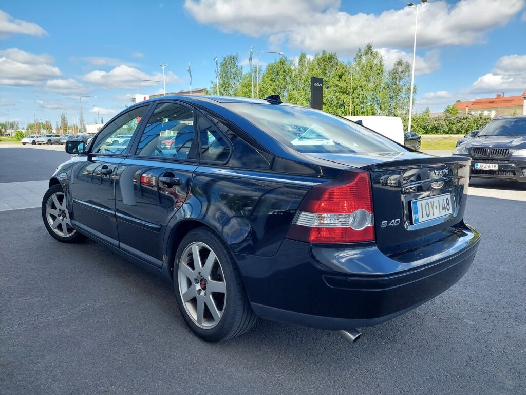 Volvo S40 2006 Musta