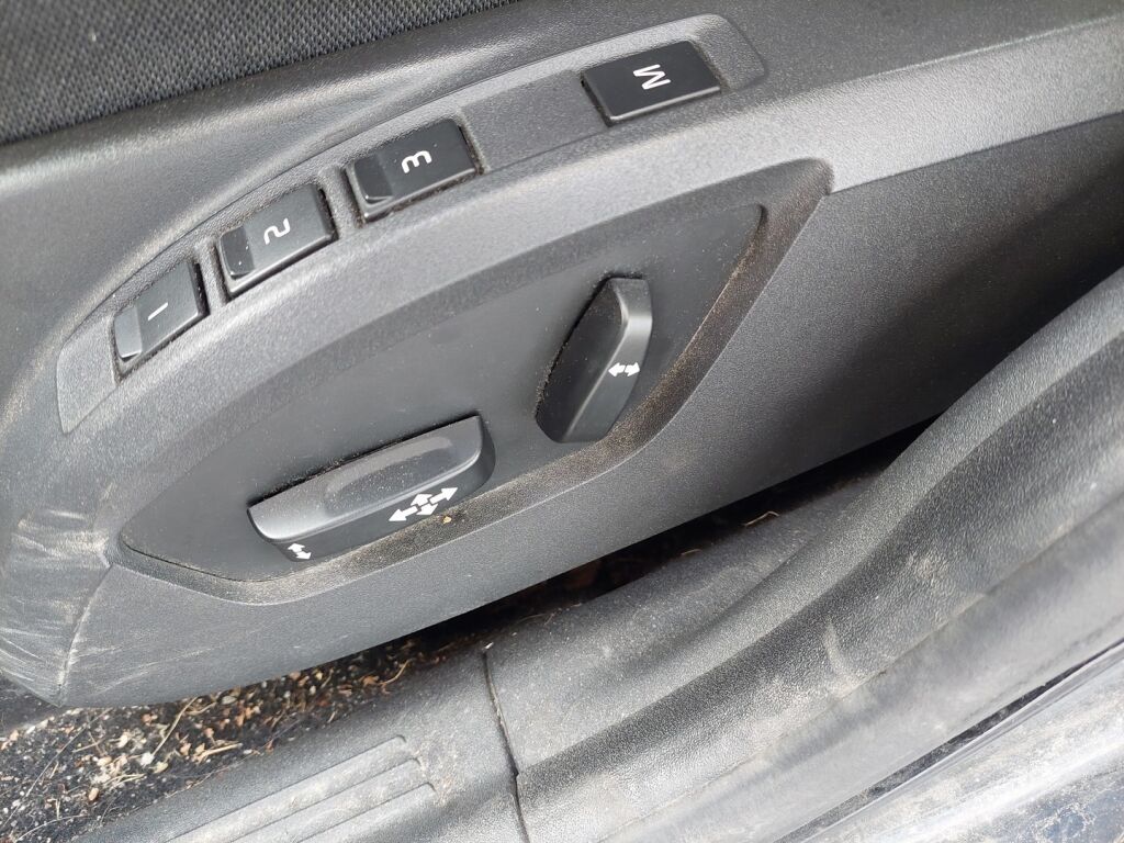 Volvo S40 2006 Musta