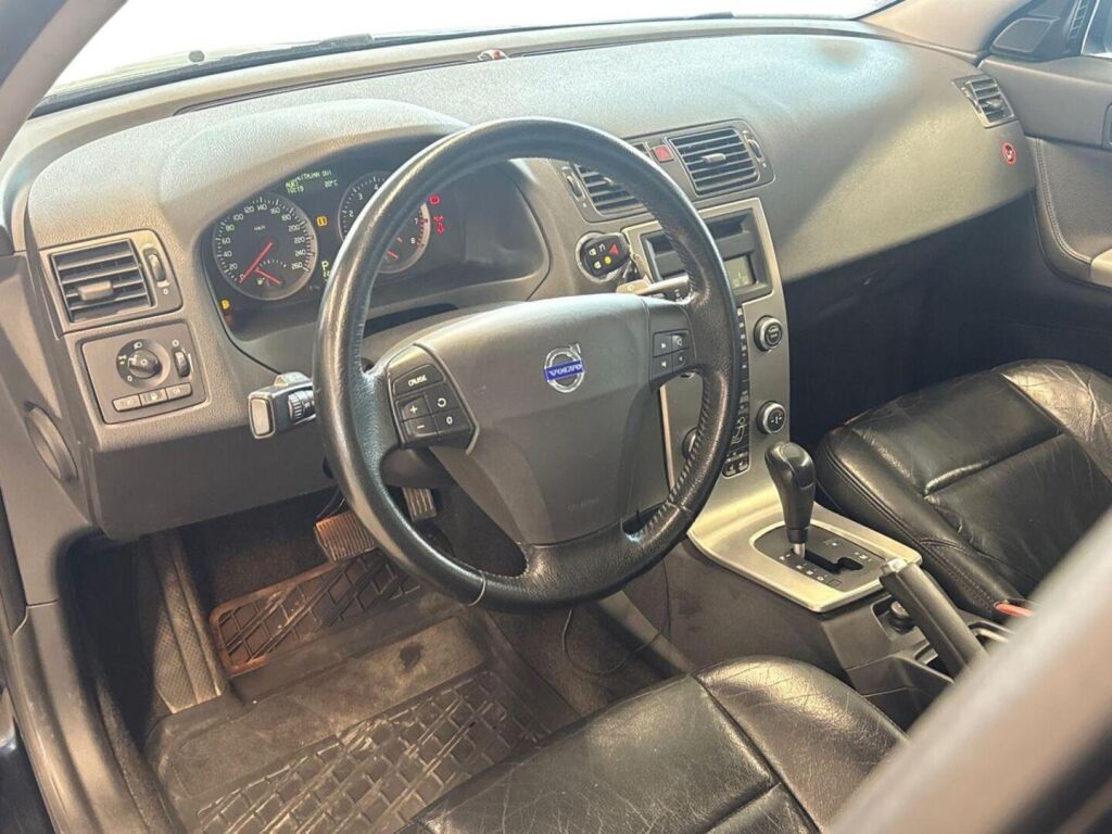 Volvo S40 2006 Musta