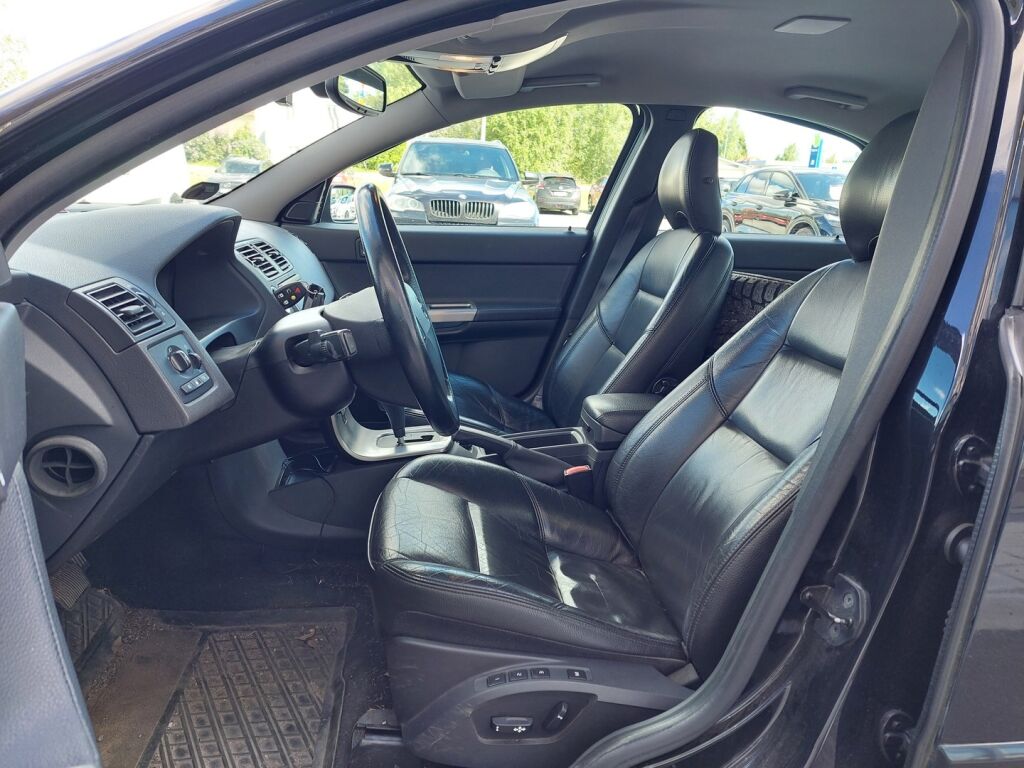 Volvo S40 2006 Musta