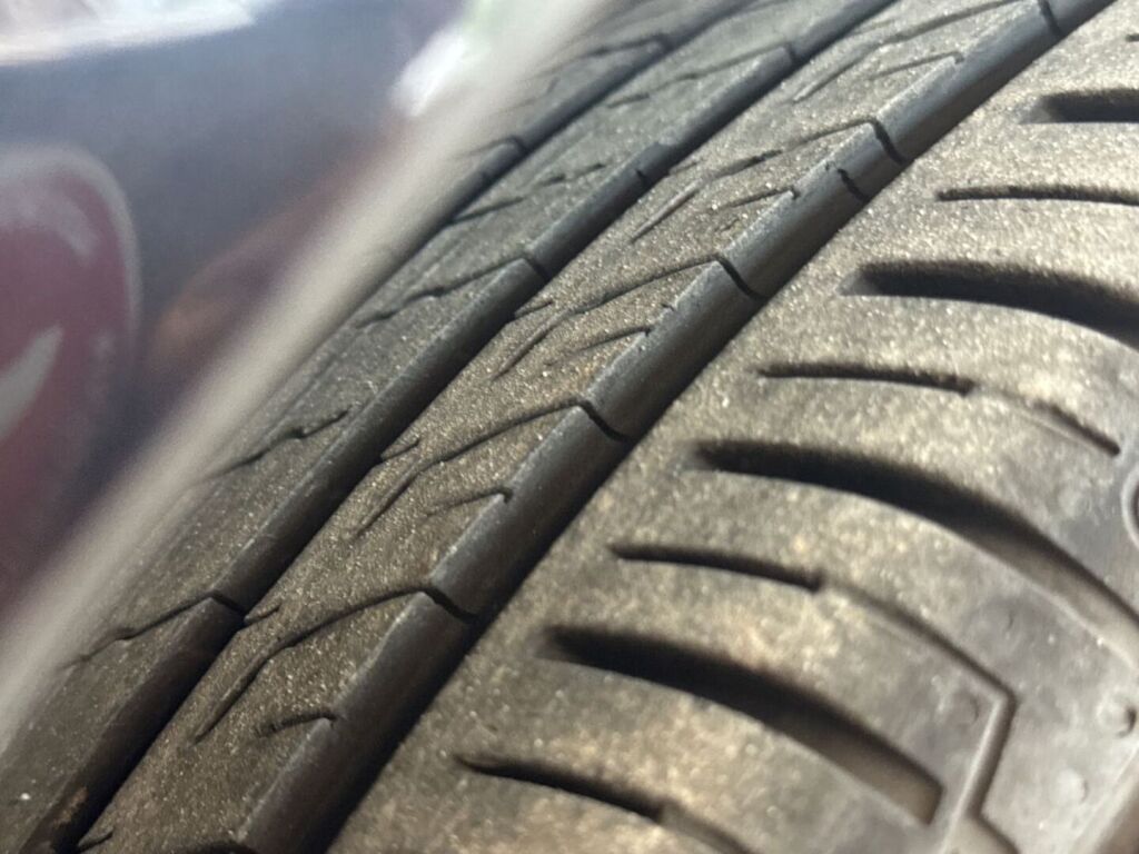 Volvo S40 2006 Musta