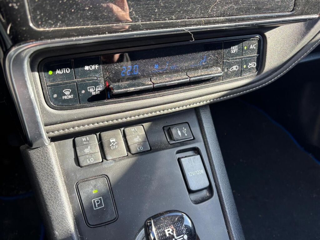 Toyota Auris 2016 Harmaa