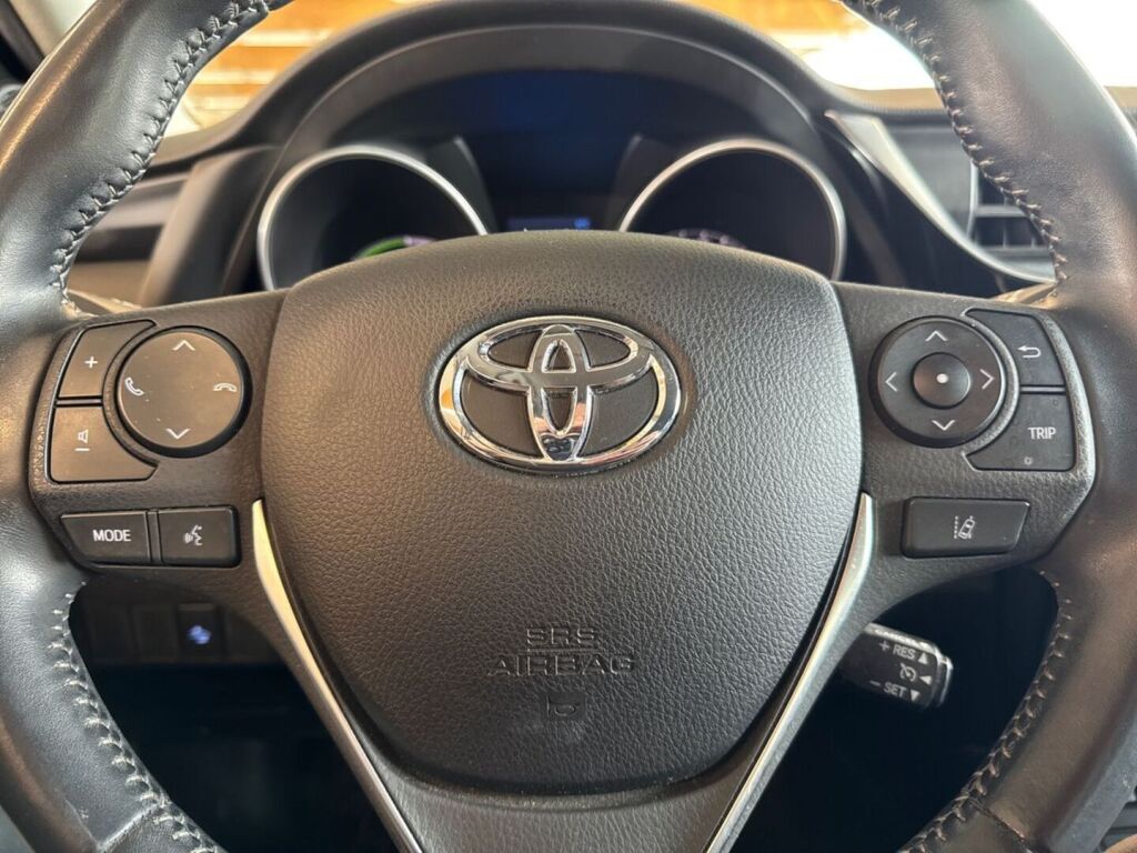 Toyota Auris 2016 Harmaa