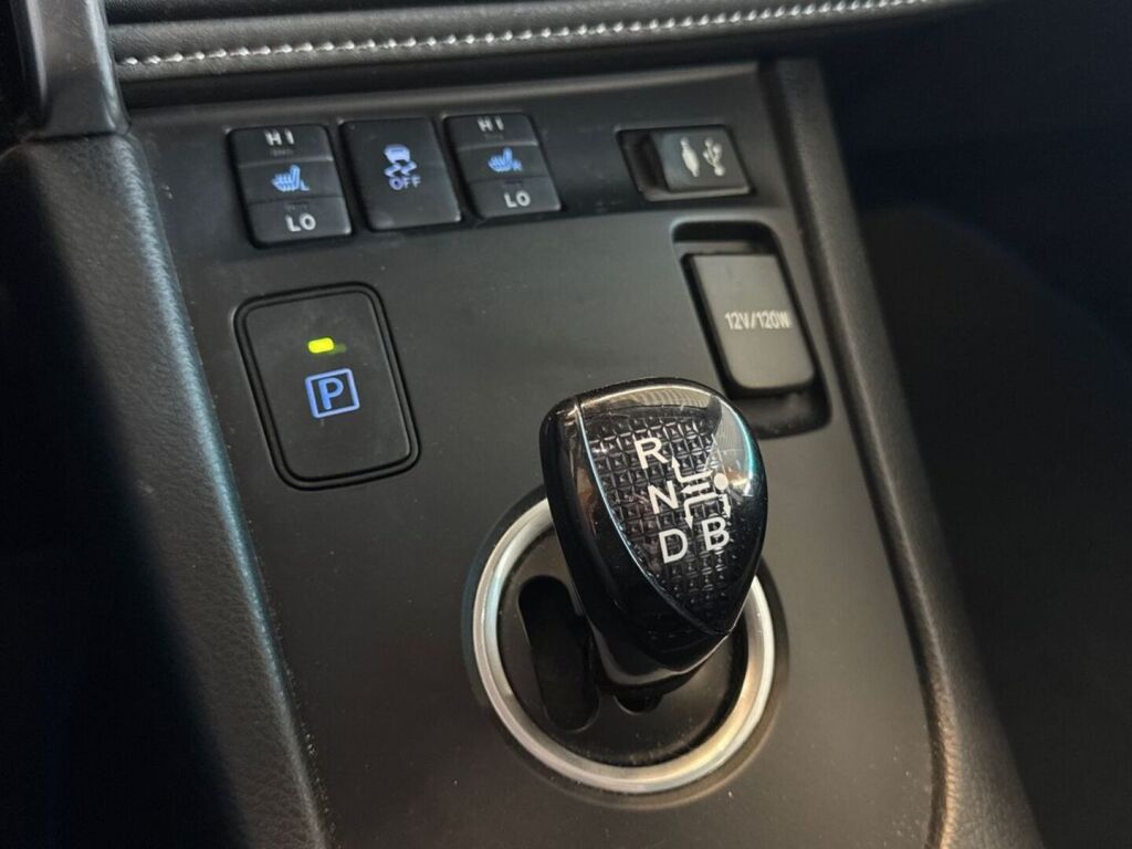 Toyota Auris 2016 Harmaa